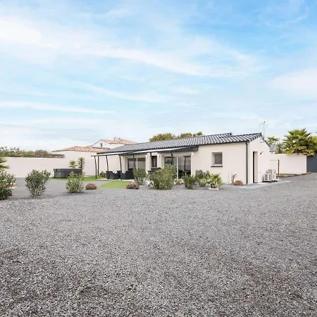 Le Grau D'agde, 4 Pièces, 6 Personnes - Fr-1-423-234 Villa Agde