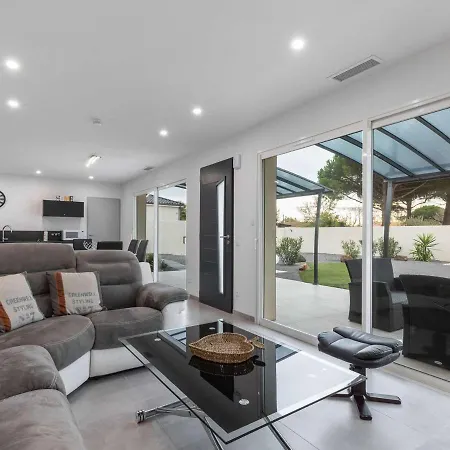 Villa Le Grau D'agde, 4 Pièces, 6 Personnes - Fr-1-423-234 Agde