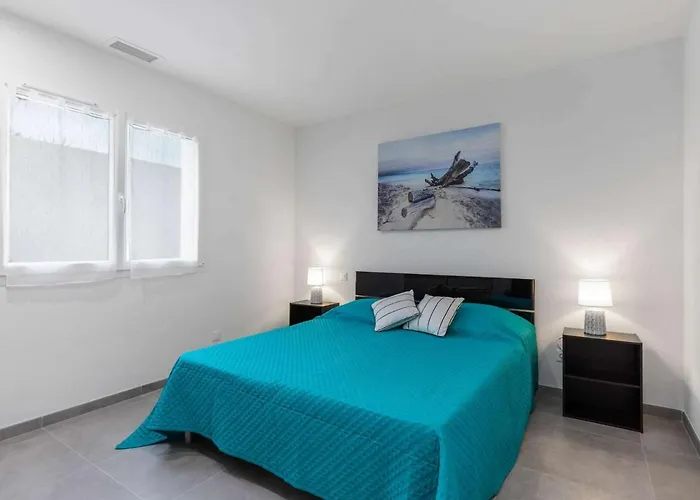 빌라 T4 Climatisee Avec Jardin, Jacuzzi Et Free Wifi A 600 M De La - Fr-1-423-234 *
