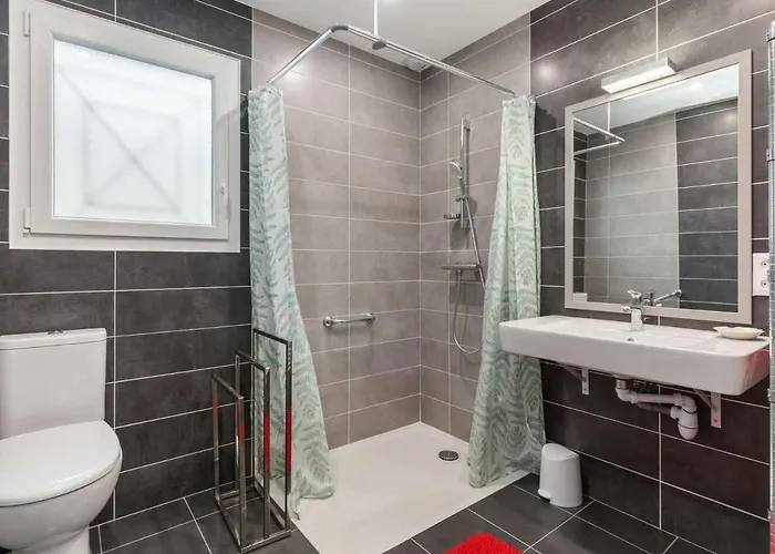 빌라 T4 Climatisee Avec Jardin, Jacuzzi Et Free Wifi A 600 M De La - Fr-1-423-234 *