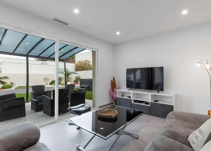 빌라 T4 Climatisee Avec Jardin, Jacuzzi Et Free Wifi A 600 M De La - Fr-1-423-234